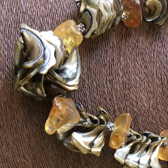 Gorgeous amber shell necklace designer show stoppe - Picture 3 of 10